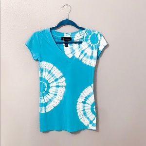 ☆Blue and white tie dye T-SHIRT. 💙Almost new☆